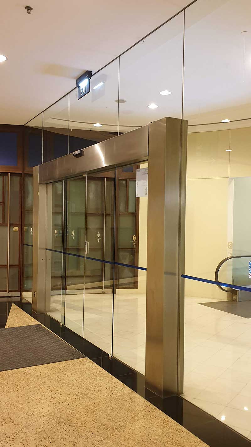 Shop Front Glass | Glass Contractor Singapore | Table Tempered Glass Top. Shopfront Aluminium Works.